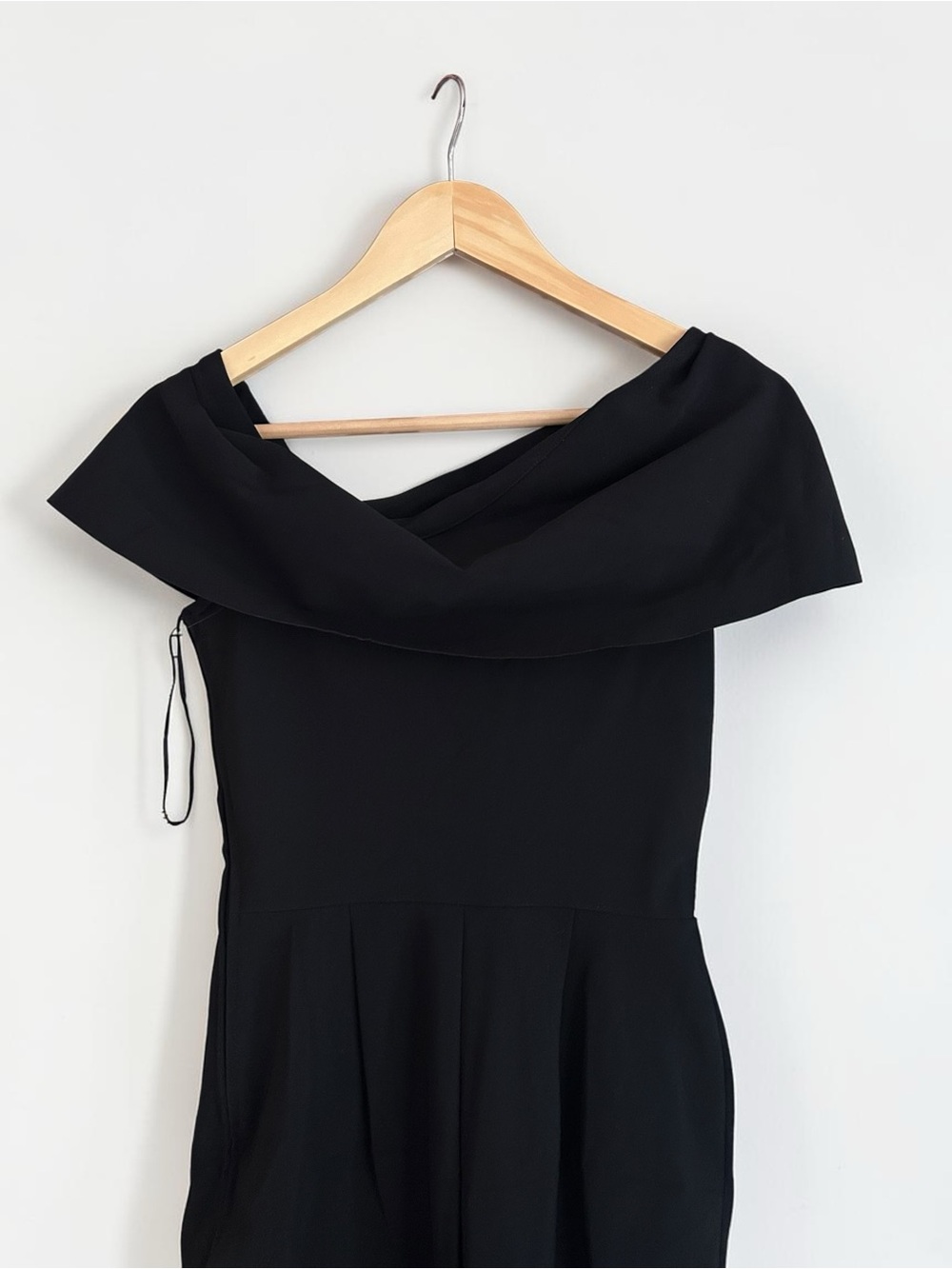 Greta Constantine Loanne Off Shoulder Black Midi Dress Sz Small LBD Cocktail - Picture 9 of 10